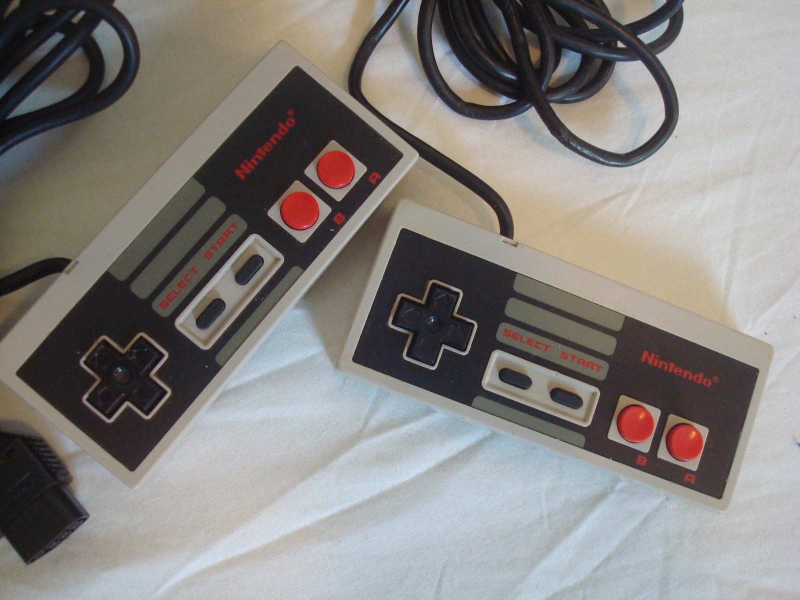 Nintendo NES Console System RESTORED Bundle Fun Game Lot Super Mario 1 2 3 Yoshi