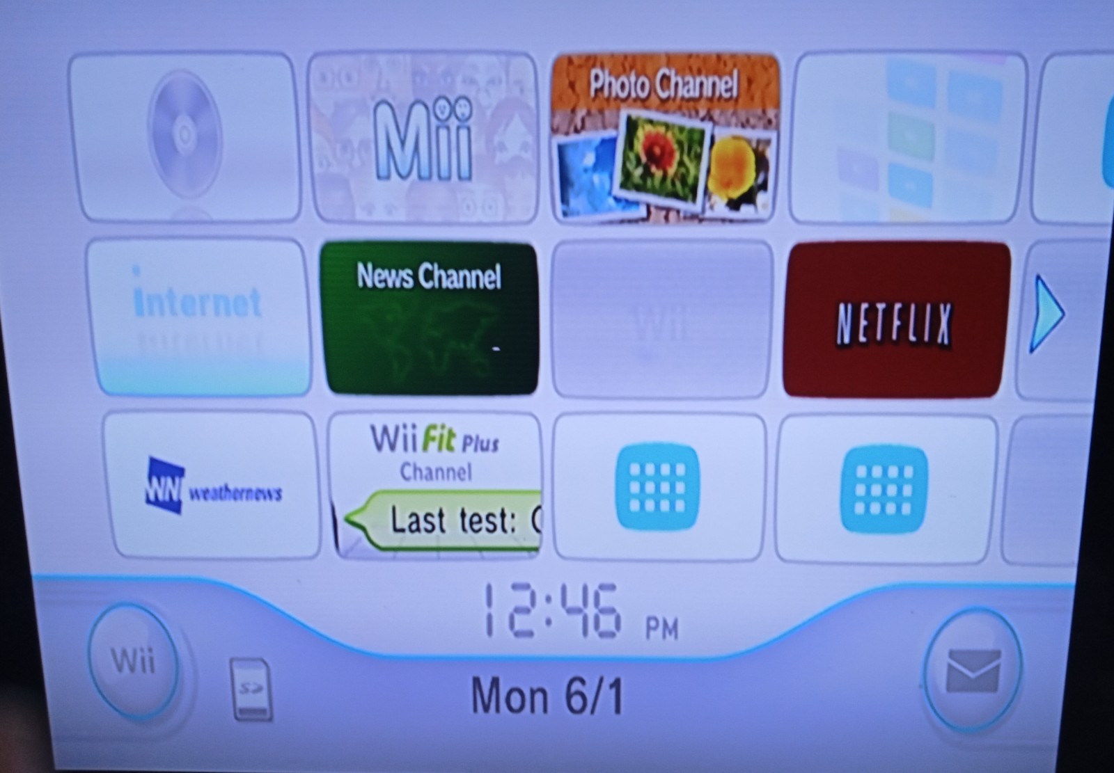 Nintendo Wii Console RVL-101 White HDMI Adapter, Sensor, Power Cord LOT
