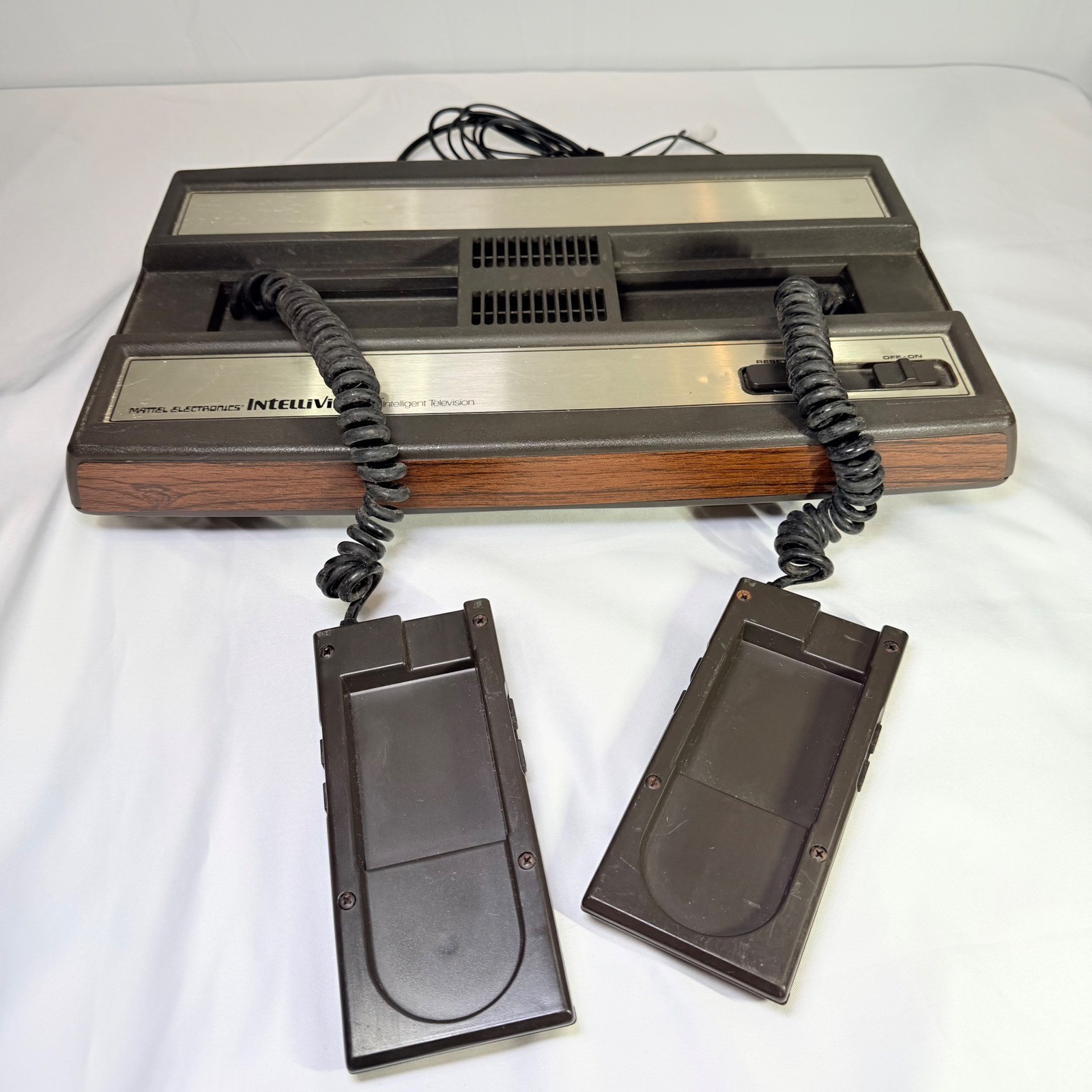 Mattel Electronics IntelliVision Model 2609 Vintage Video Game Console Woodgrain