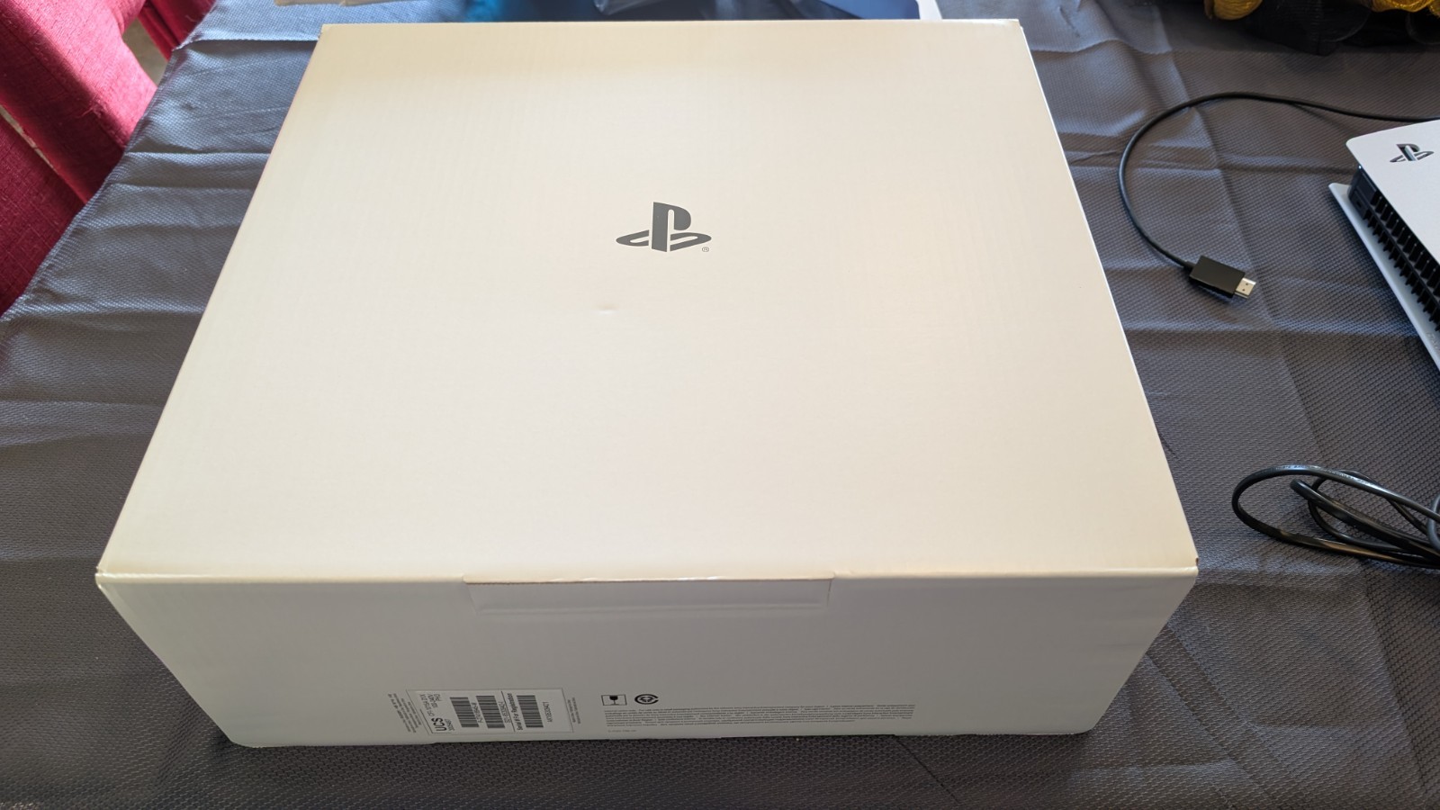 Sony PS5 Blu-Ray Edition Console – White – w/TWO PURPLE CONTROLLERS – free ship!