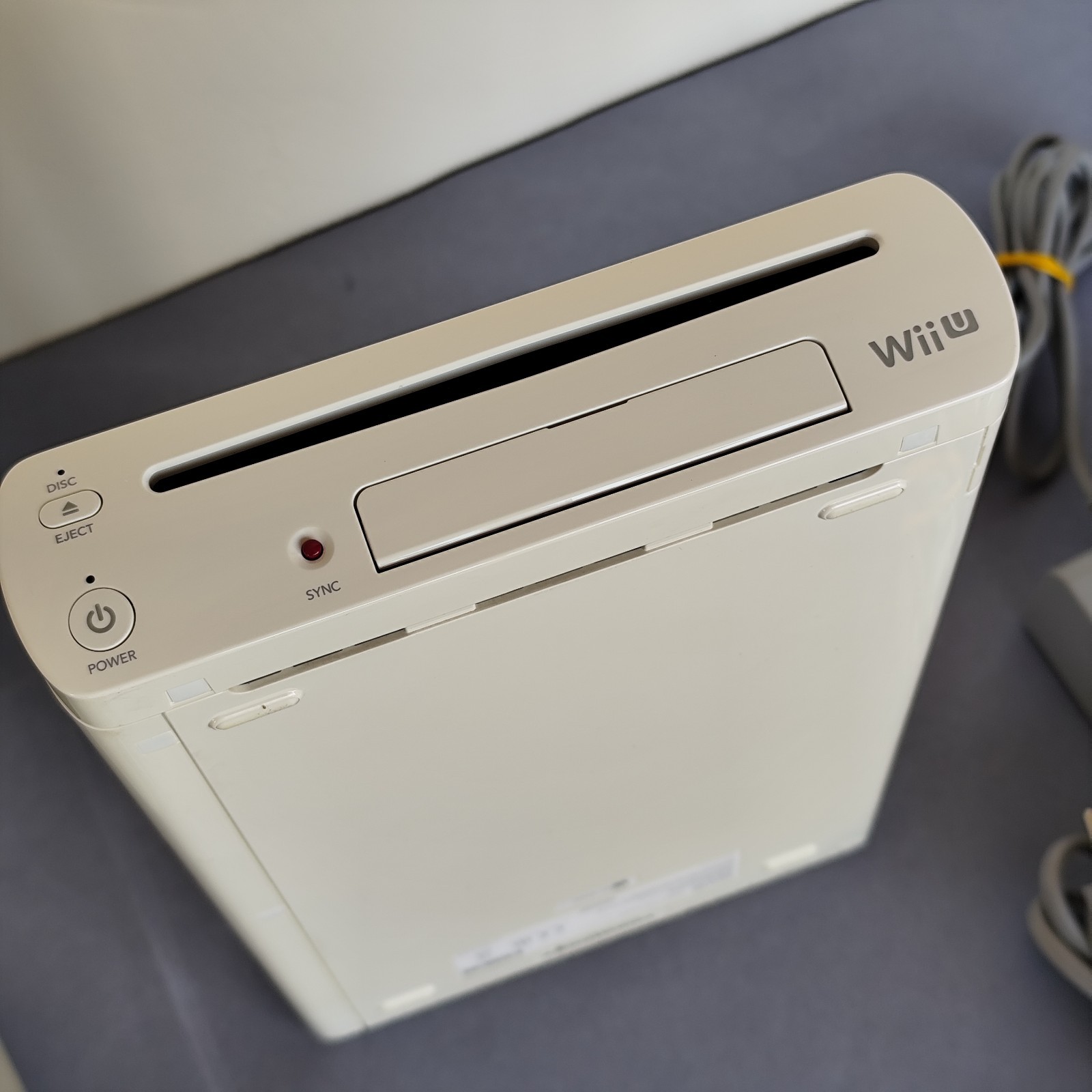 Nintendo Wii U White Console – Black Gamepad – Working Original