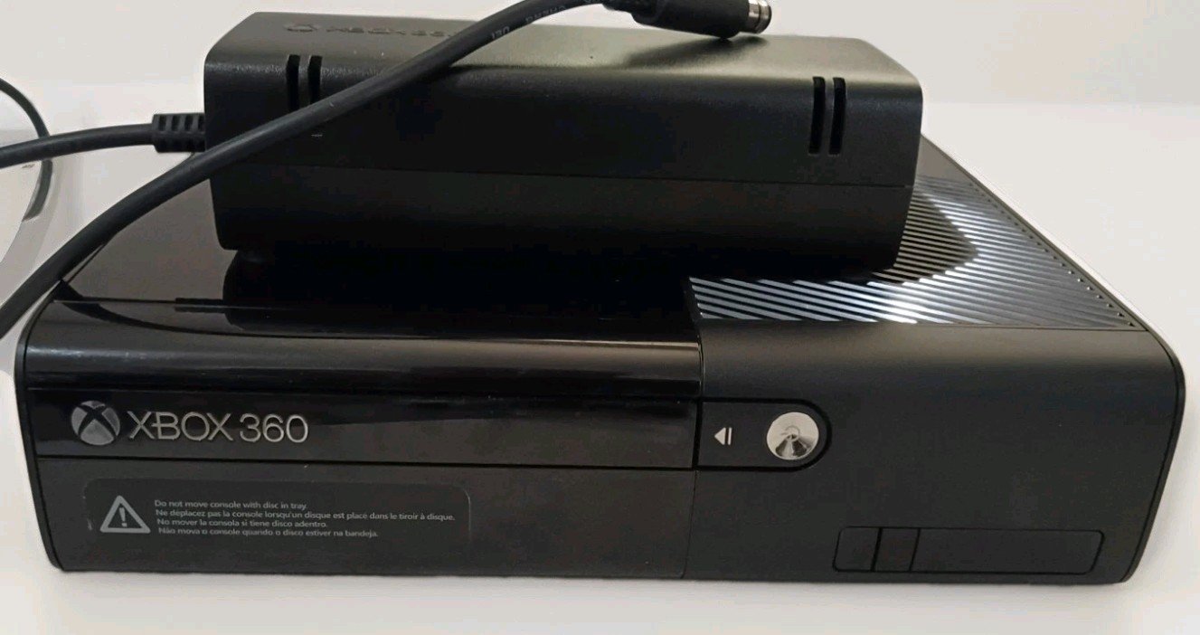Xbox 360 E Console Model 1535 Late 2015 Mfg Very Good Power Brick 8K HDMI