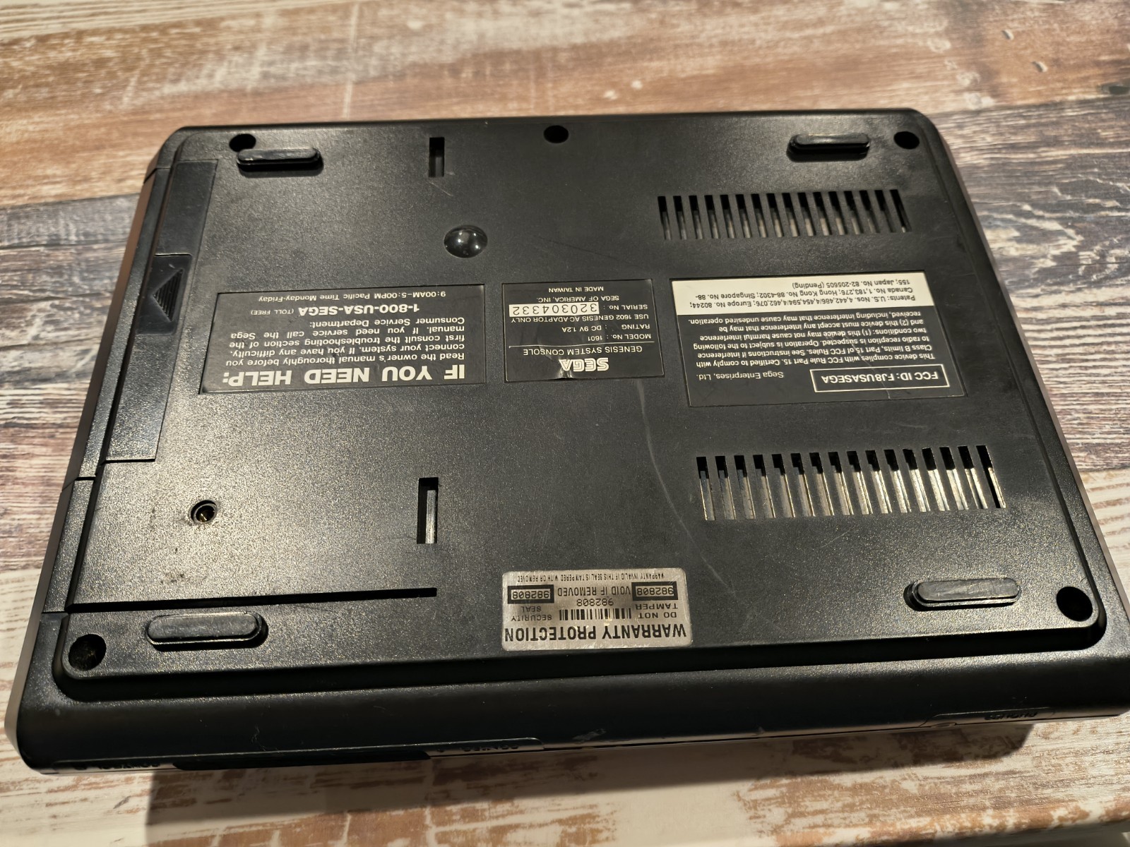 SEGA Genesis 16-Bit Console Model 1 1601 Black NTSC-U/C w/ Controller
