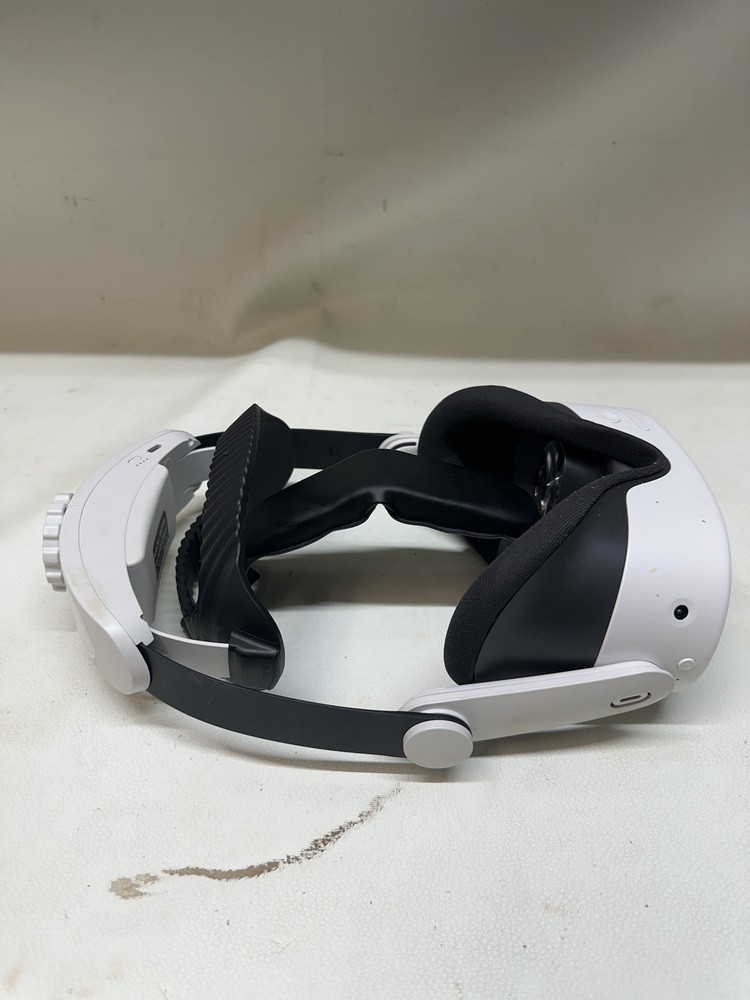 META QUEST 3S P97 VR HEADSET WITH AFTER MARKET HEAD STRAP WITH BATTERY