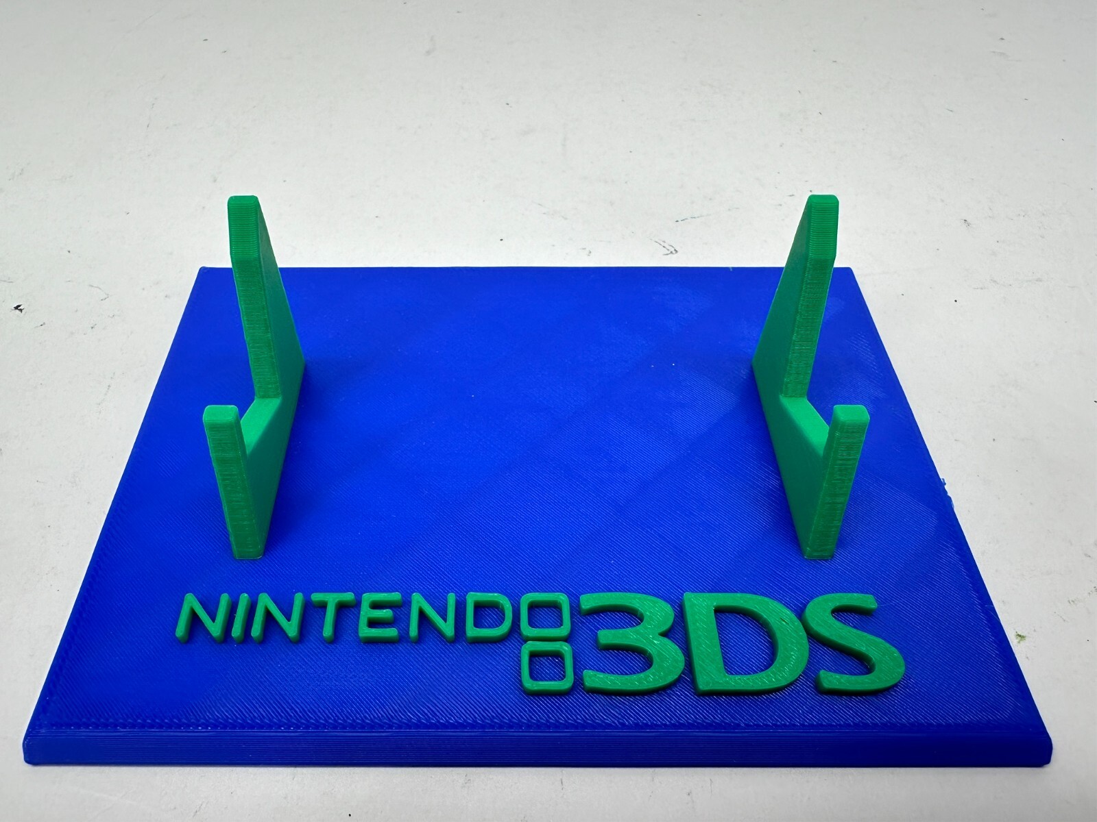 Nintendo 3DS Console Display Stand (STAND ONLY) Black/Green- Ask 4 other COLORS