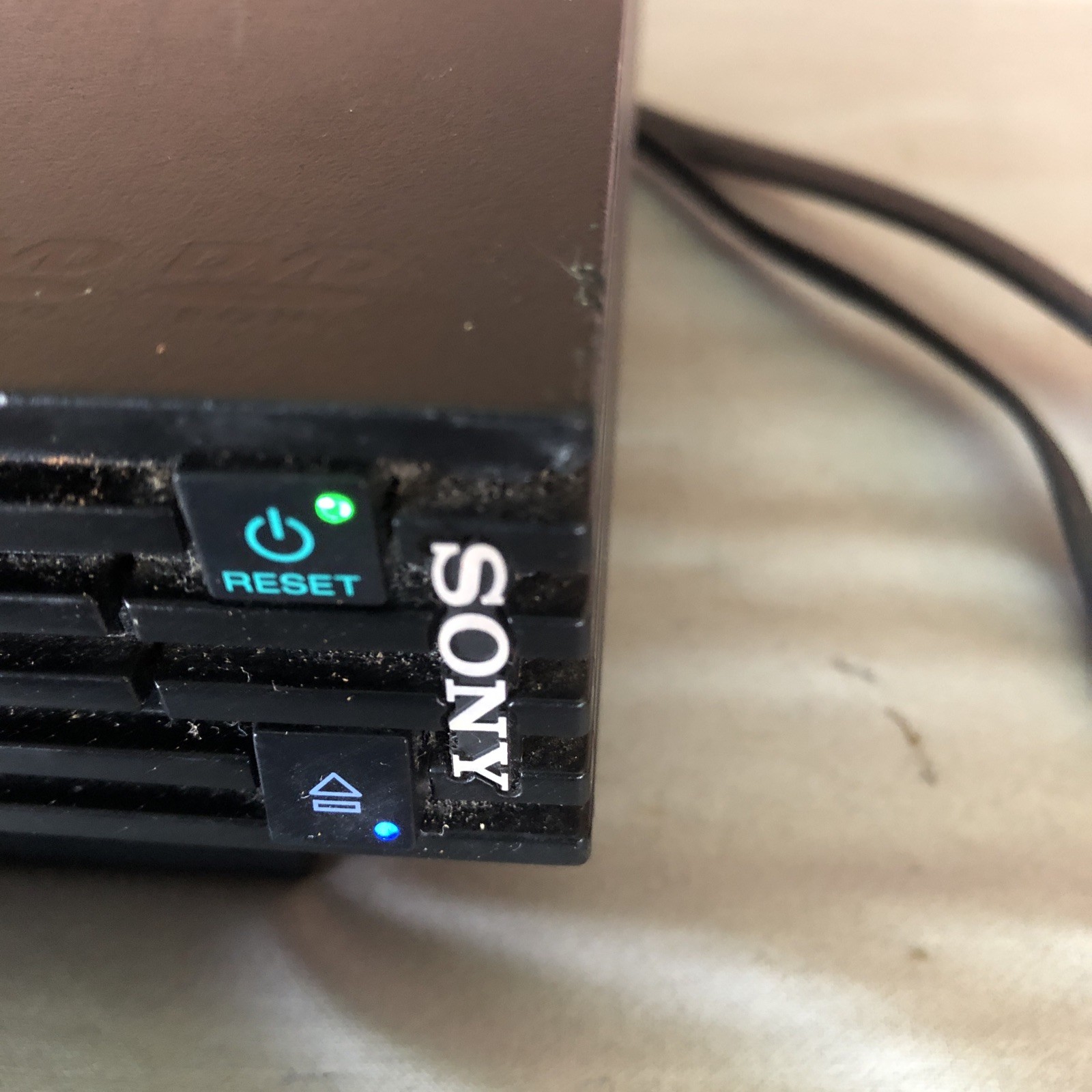 Sony PlayStation2 Functional(ONLY CONSOLE AND CABLE) turns on UNTESTED