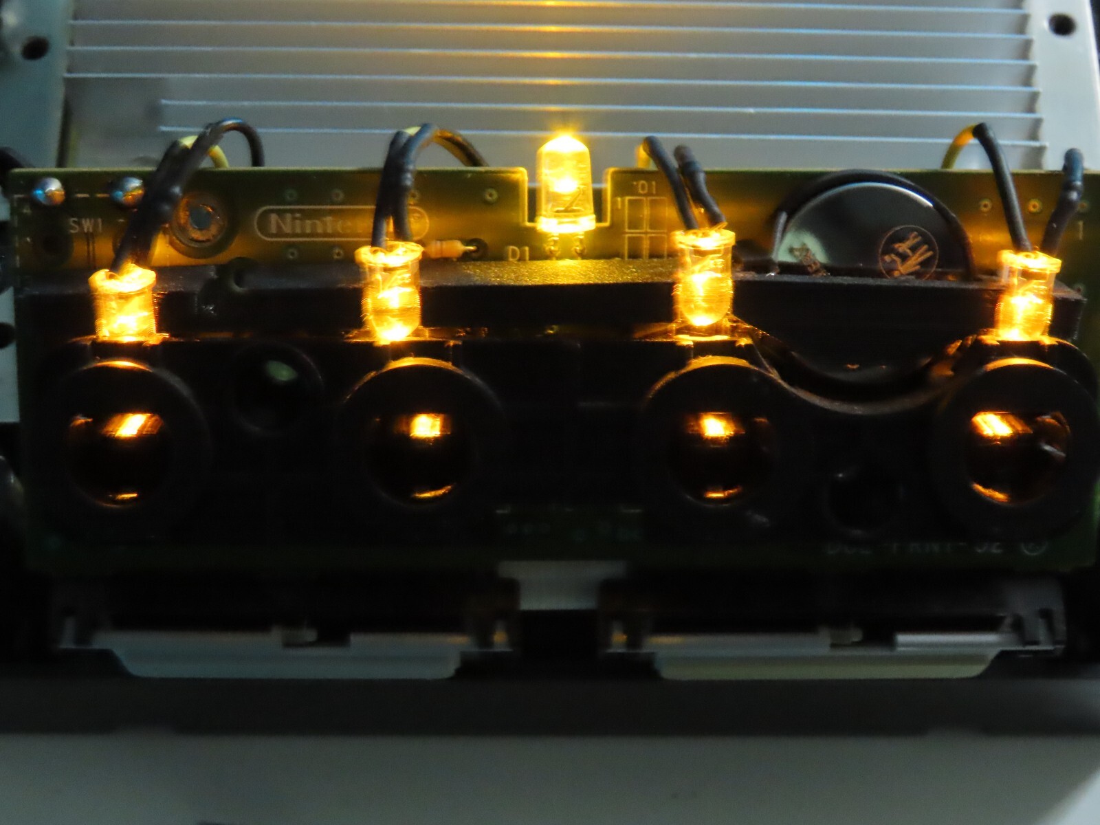 Nintendo GameCube YELLOW LED Light Mod Modification Controller Port w/ new batt