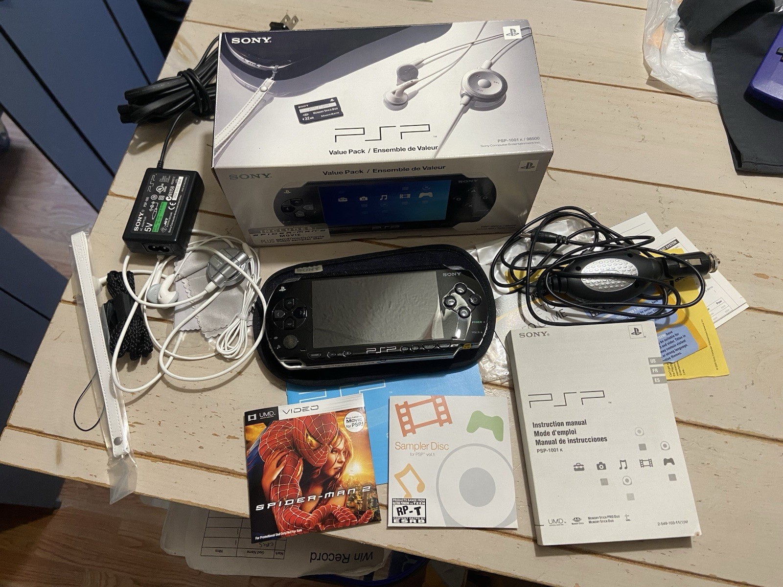 Sony PSP 1001 Console System W/ Box & Paperwork Etc NEW BATTERY Adult Owned
