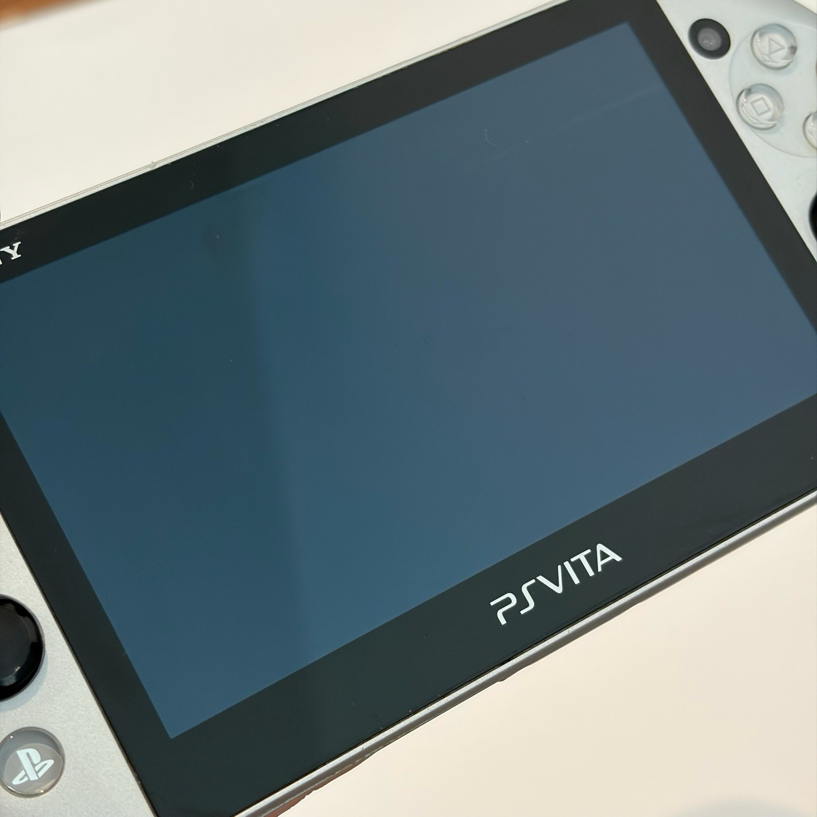 SONY PS Vita PCH-2000 Console Silver dead pixels