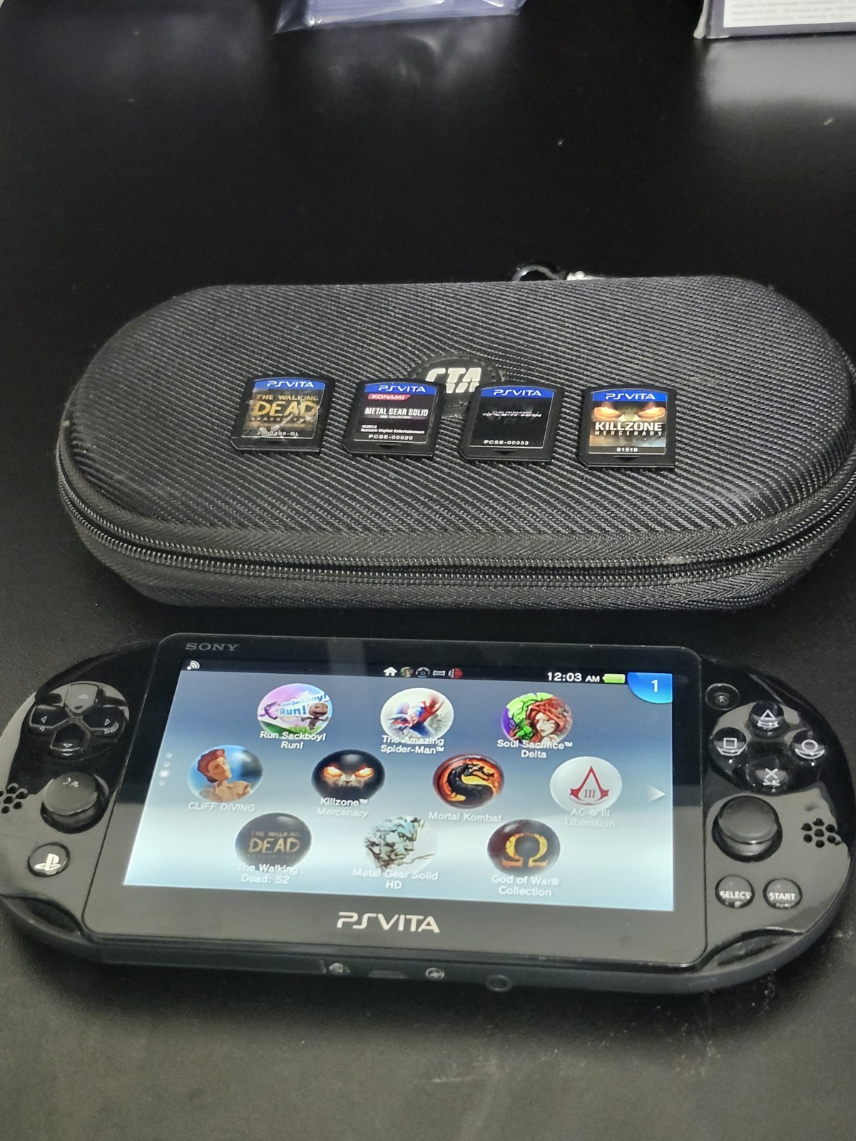 Sony PlayStation Vita Model PCH-2001 Touch Screen/ Wi-Fi/Games/bundle