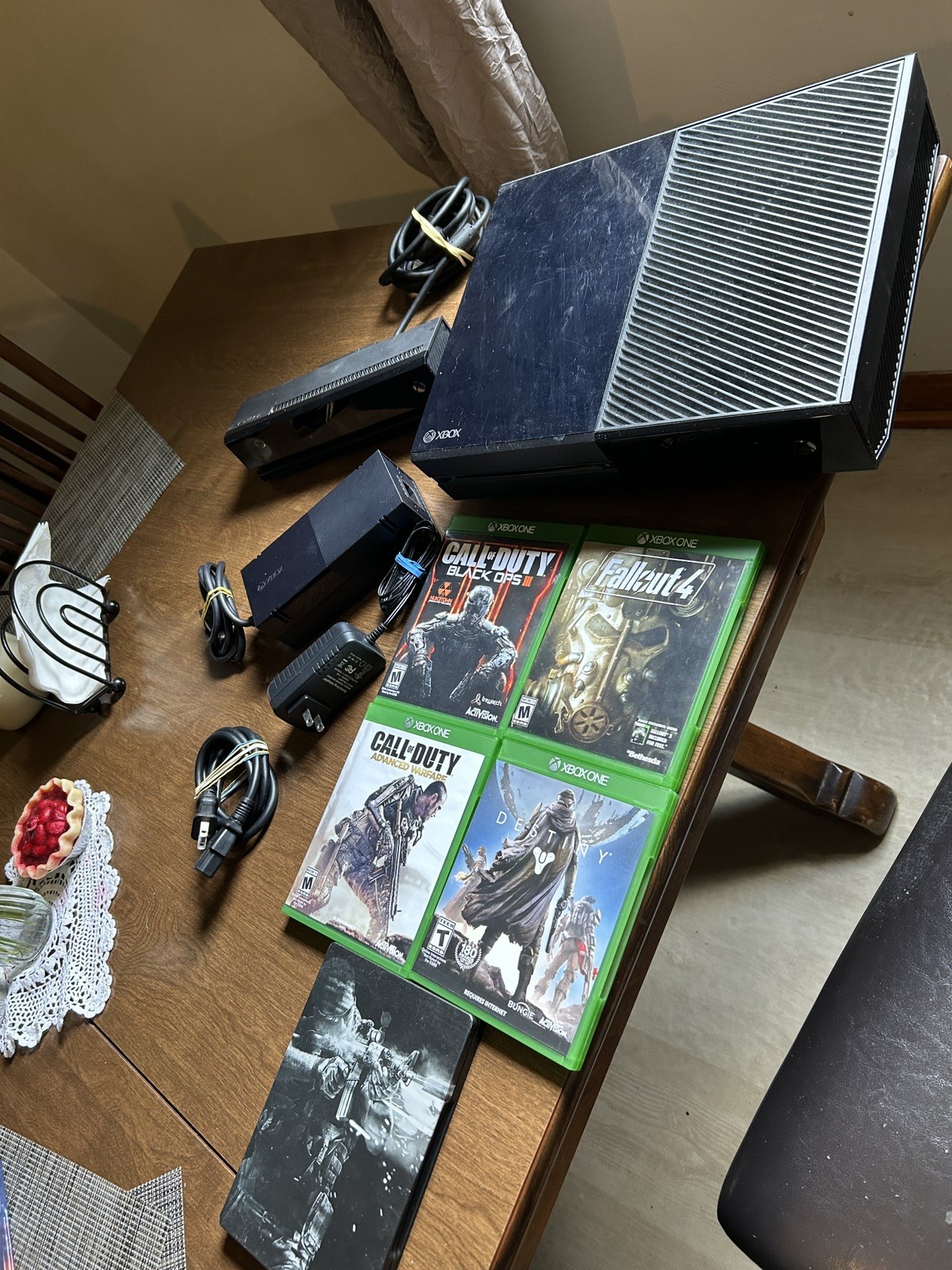 Microsoft Xbox One 500gb Model 1540 – Working – power supplies & Games