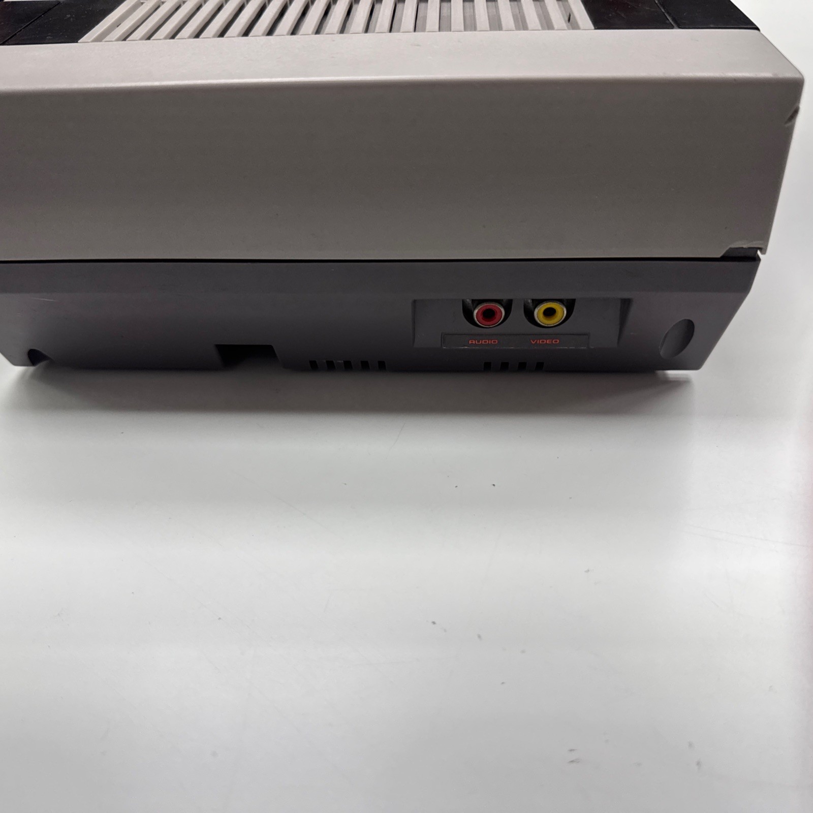 Nintendo NES Console Bundle Ctrl Zapper 4 Games Super Mario 1-3 DONKEY KONG JR