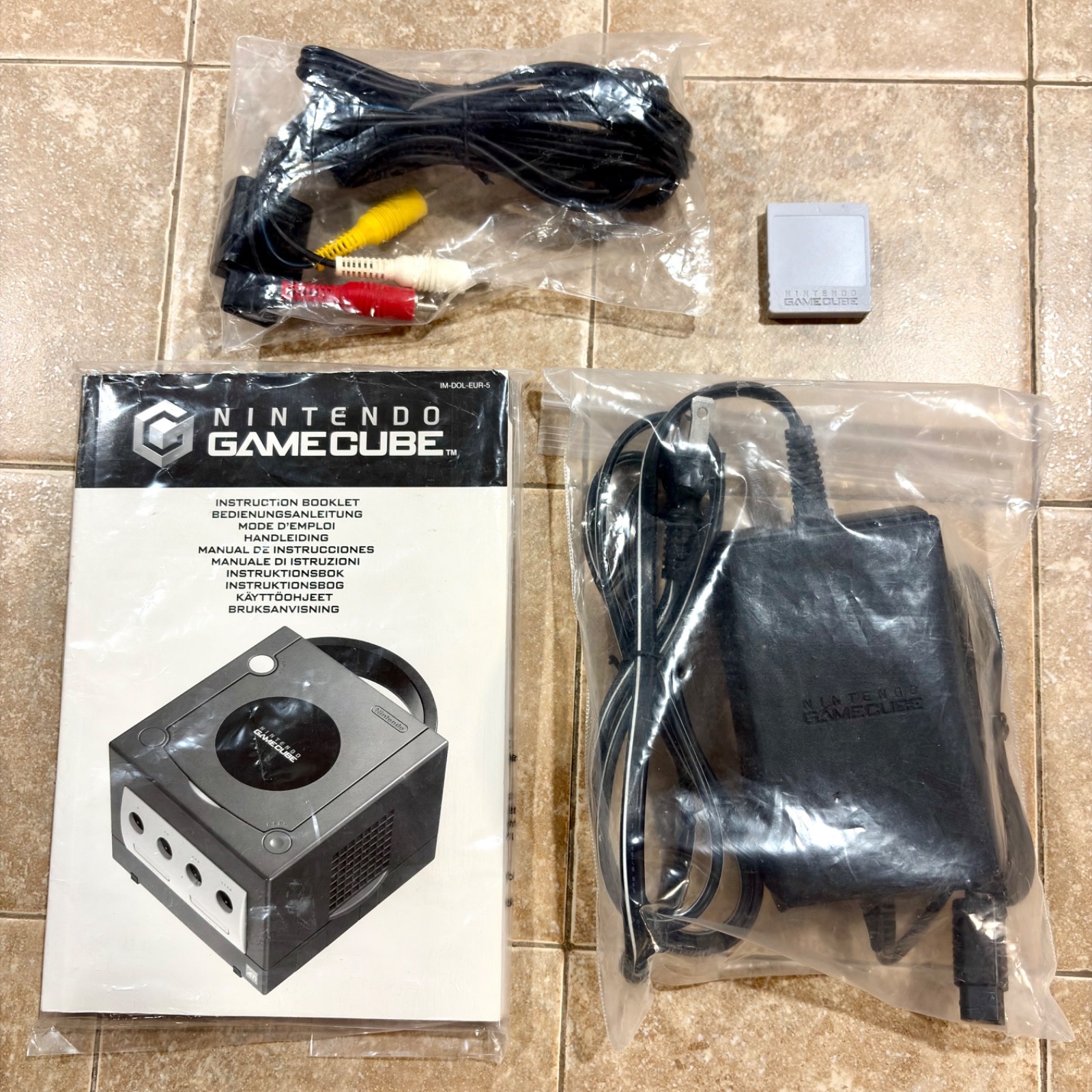 PEARL WHITE Nintendo GameCube Console DOL-101 CIB Complete REGION FREE JPN / USA