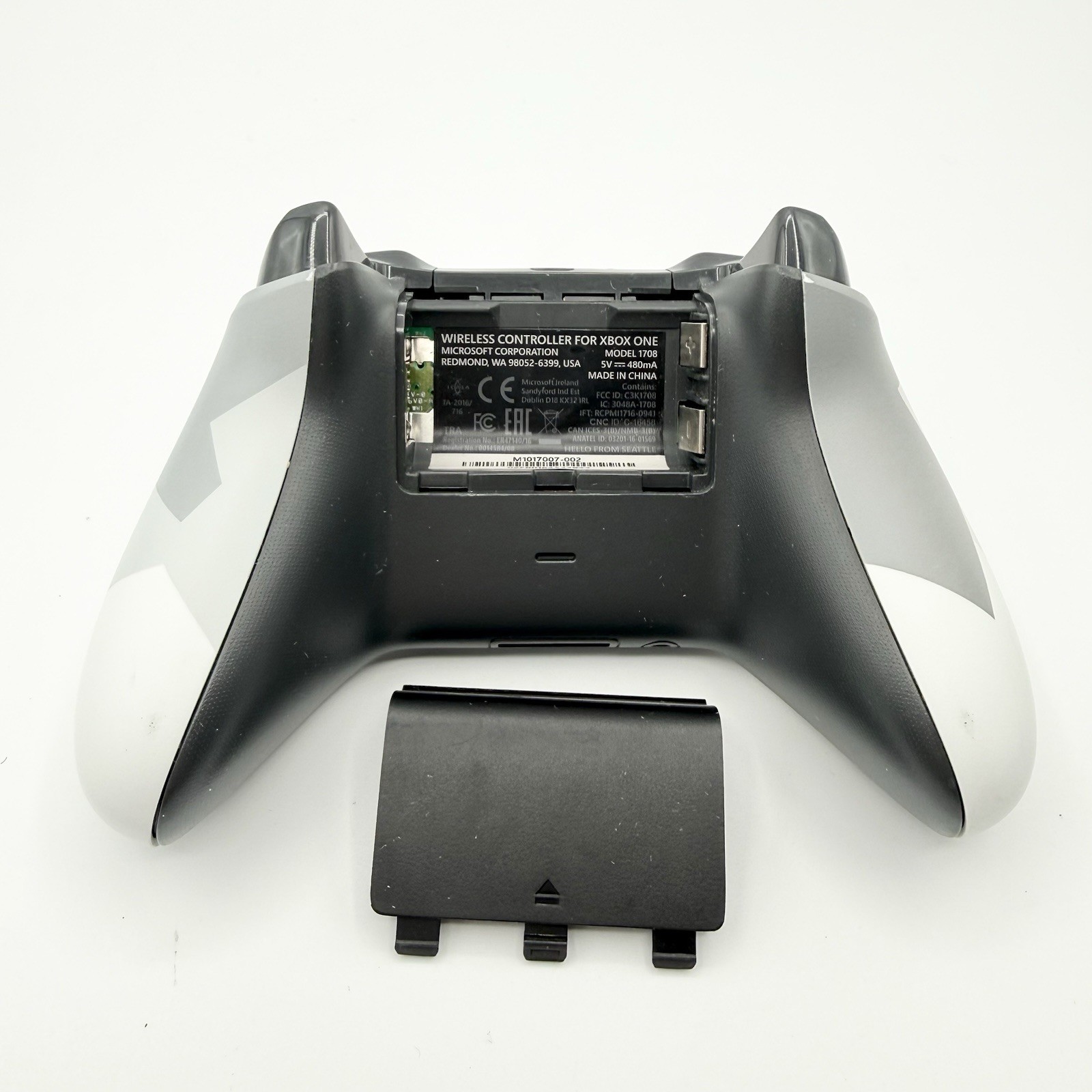 Microsoft Xbox One S White Console 1TB 1681 Cords Controller Tested Minecraft