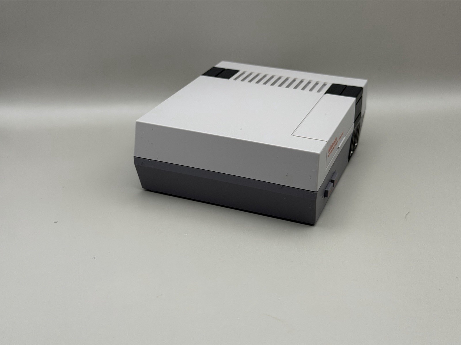 Nintendo NES Classic Mini w/2 Controllers & Travel Case – Tested
