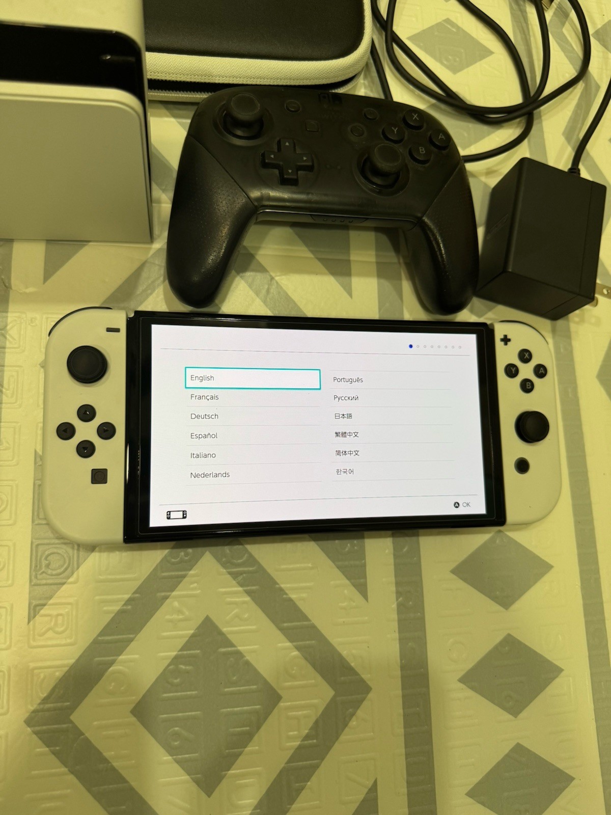 Nintendo Switch OLED – White