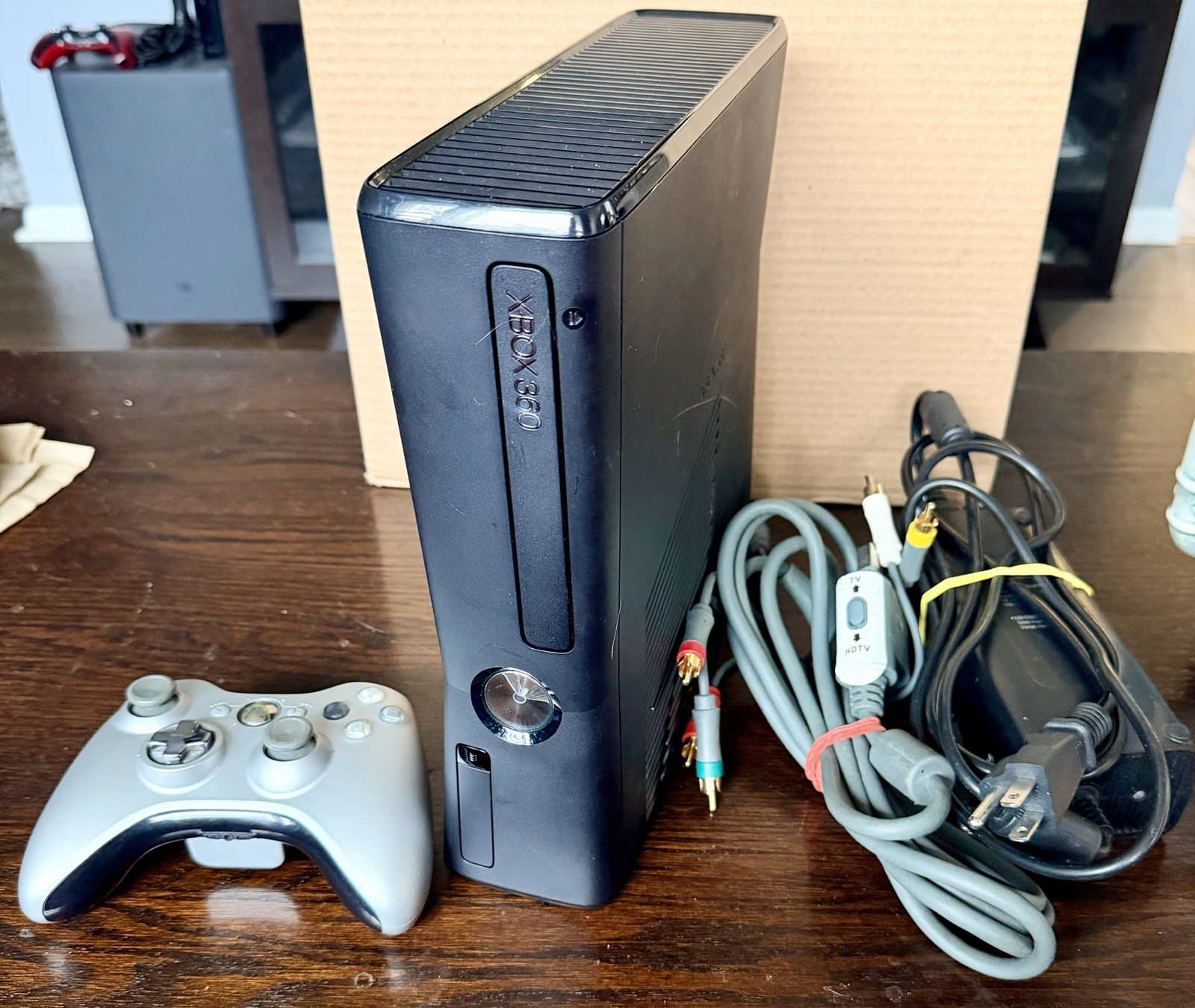 Microsoft Xbox 360 Gaming Bundle (Matte Black) (TESTED)