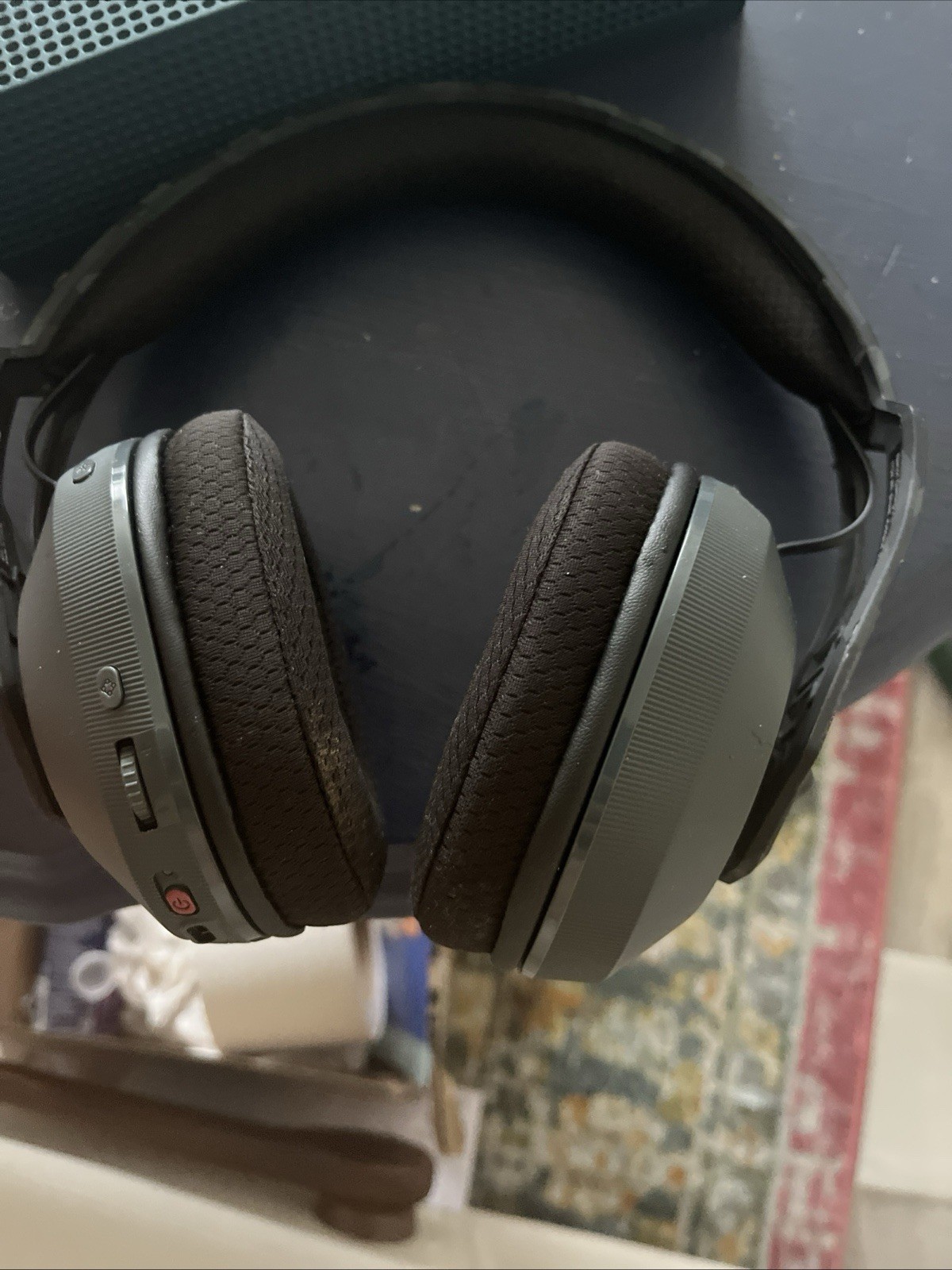 Xbox One Is With Wireless Bluetooth Headset And Gaming Controller ￼