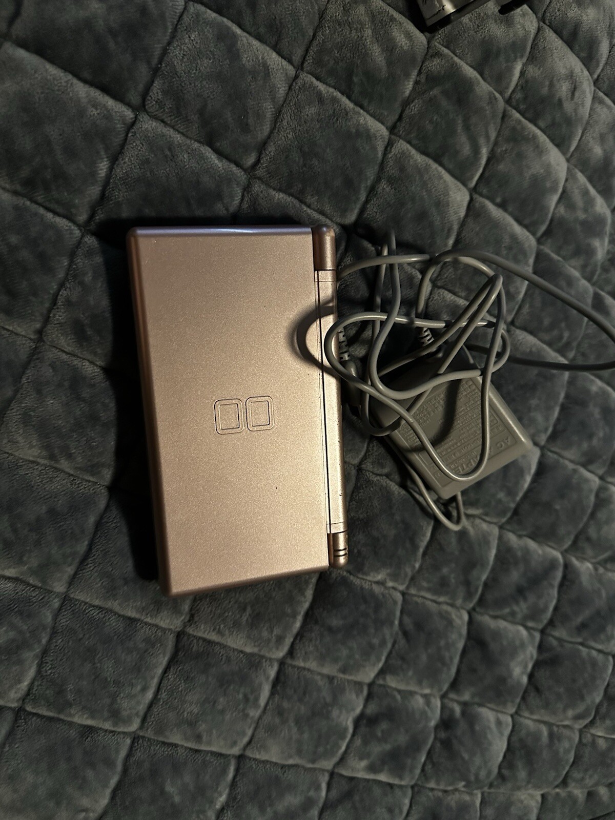 Nintendo DS Lite – Metallic Rose- Charger And 5 Games Included-