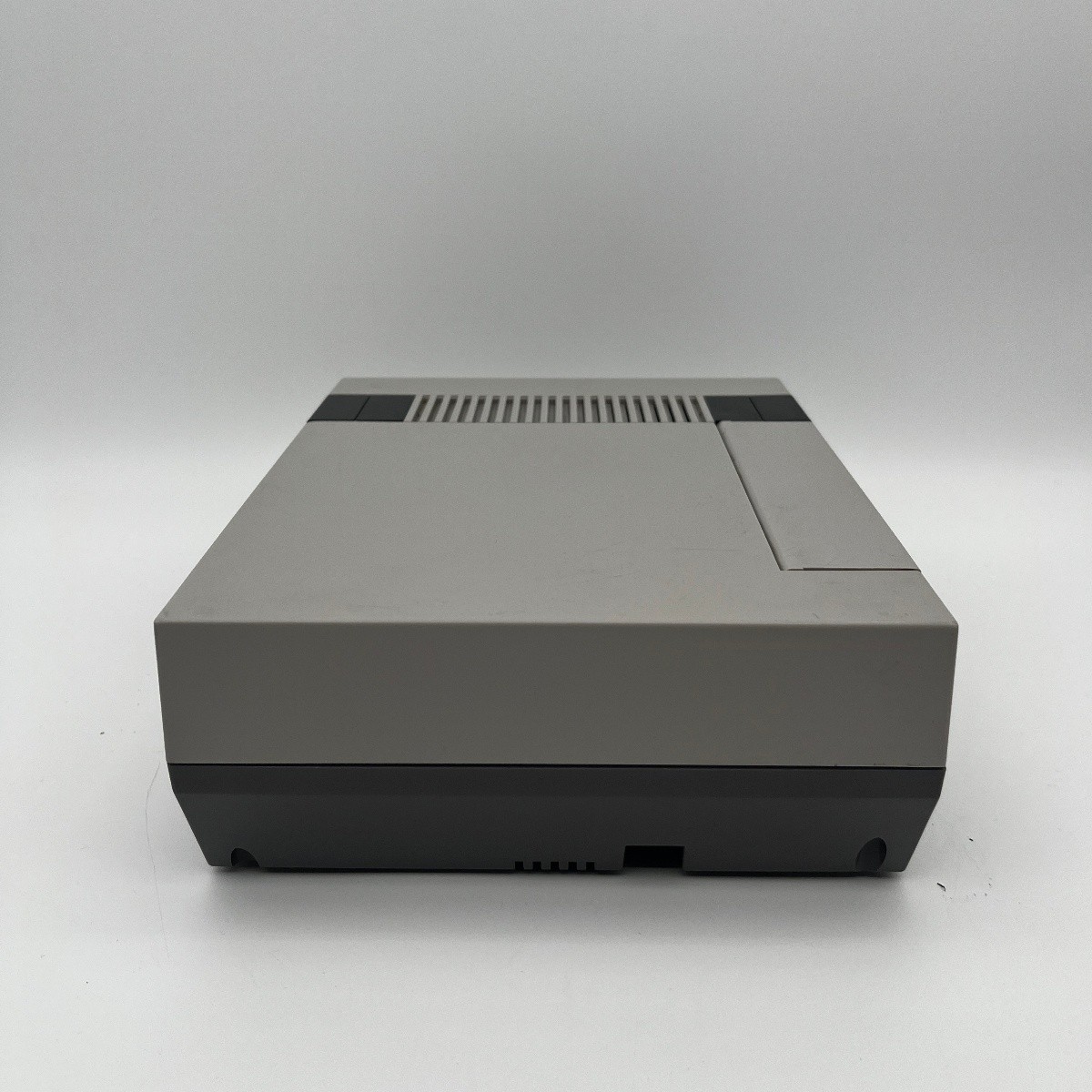 Nintendo NES-001 Entertainment System Console with 2 Controllers AC Adapter