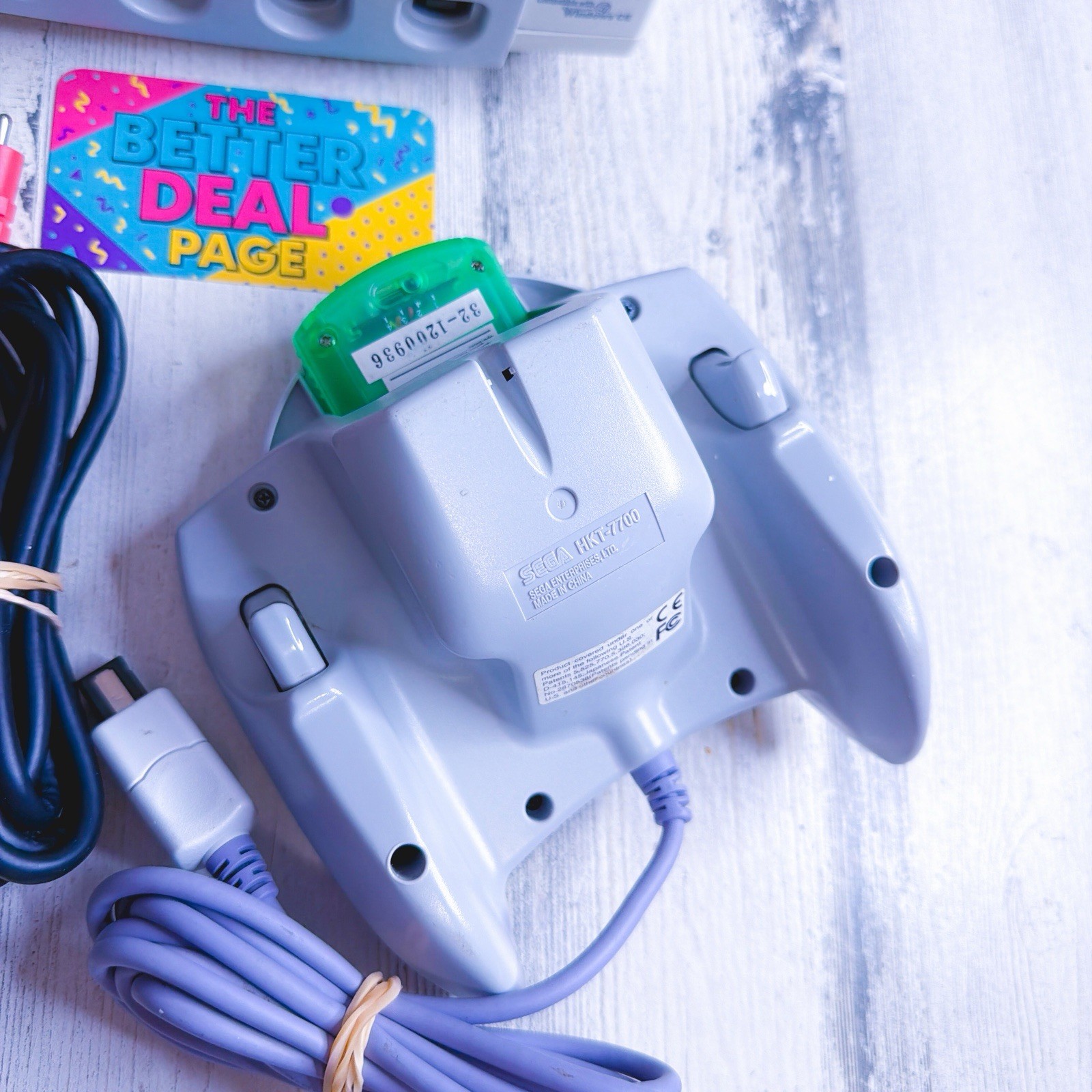 Sega Dreamcast Console Console Gaming System White HKT-3020 Bundle