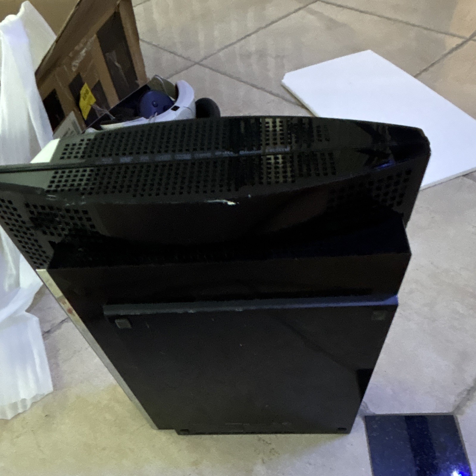 PS3 Slim Black w/ two Controller Ceche 01 serial number : CE922184123