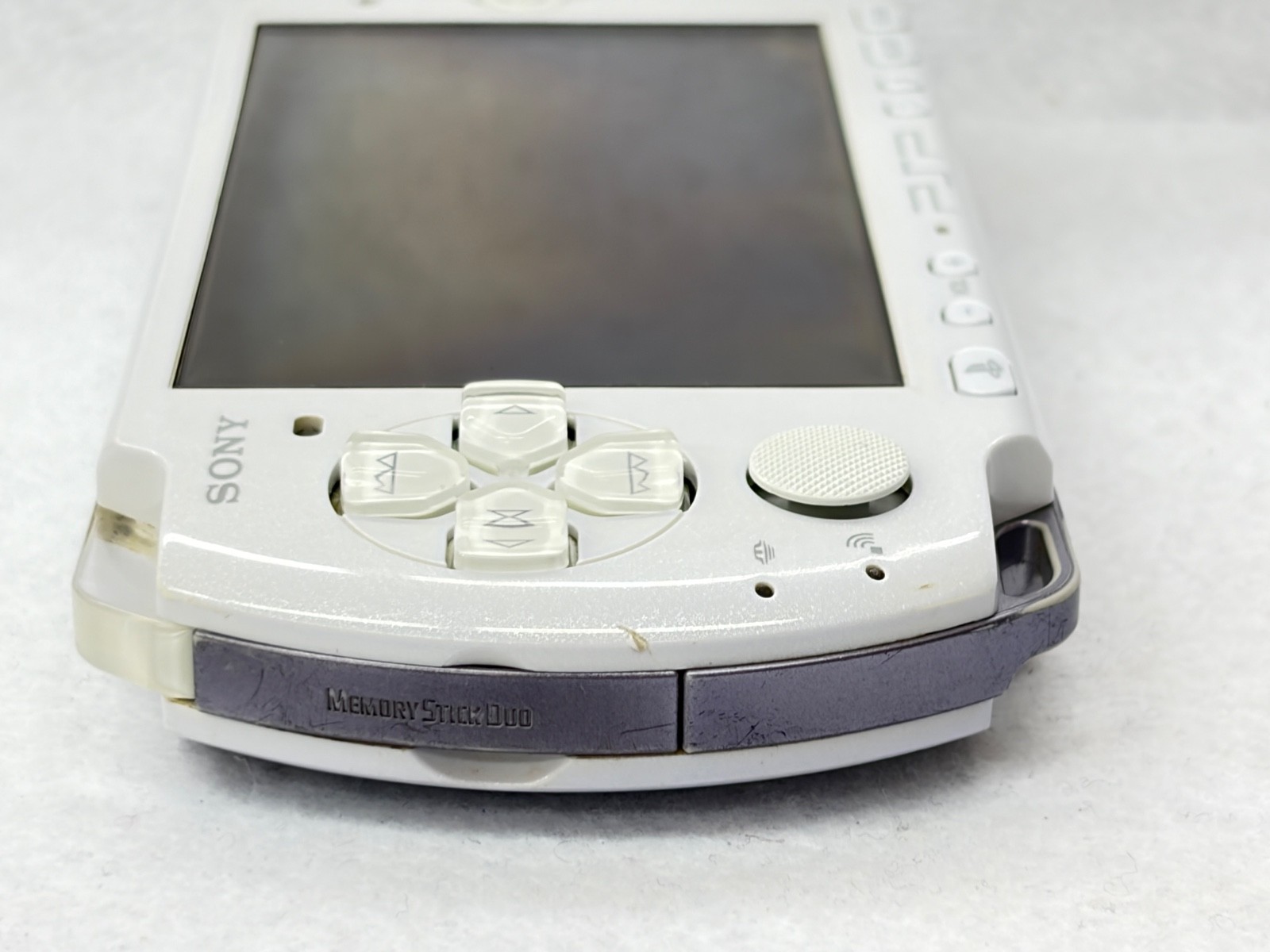 TESTED SONY PSP 3000 SILVER Console + Charger + battery + 3 game Region free 4GB